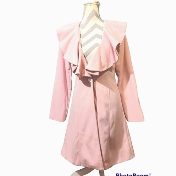 CT & HF Gorgeous Pink Coat Size Medium Ruffle Collar One Button Closure ๐ - Picture 3 of 6